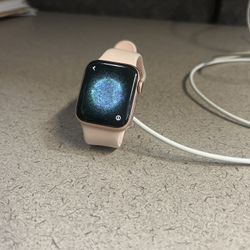 Used Apple Watch Series 4-40mm Rose Gold