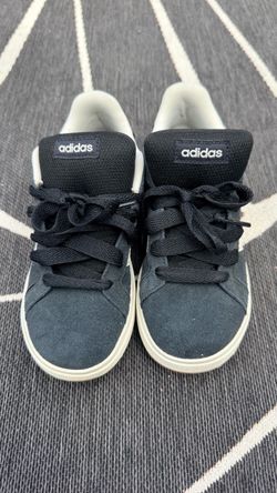 Adidas Grand Court 00s Toddler Sneakers – Black/White/Gum – Size 2 (US Toddler)