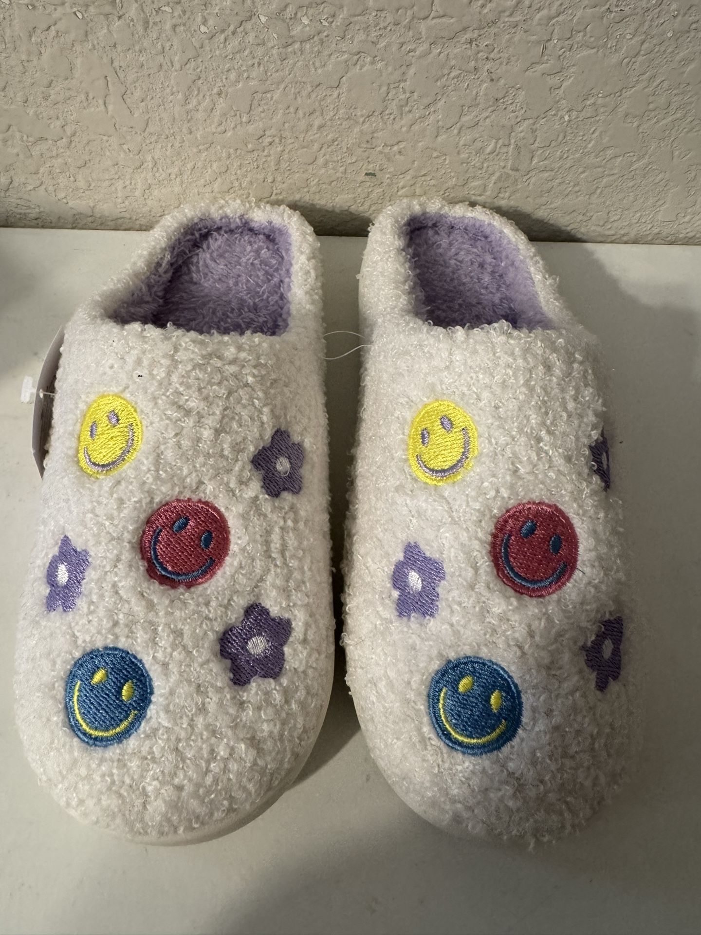 super soft slippers 💜🤍