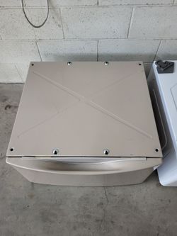 Washer or Dryer Pedestal