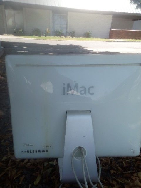 Apple iMac All In One Computer Monitor 24"/2.16GHz/1GB/250GB/SD/BT/AP,