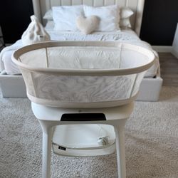 4moms MamaRoo Sleep Bassinet - Excellent Condition