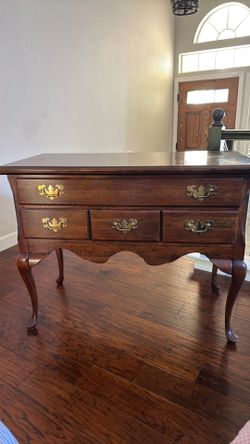 Side Board