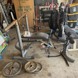 Weight bench with weights also comes With Other Benches