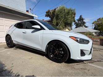 2020 Hyundai Veloster