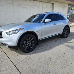 2014 infiniti QX70