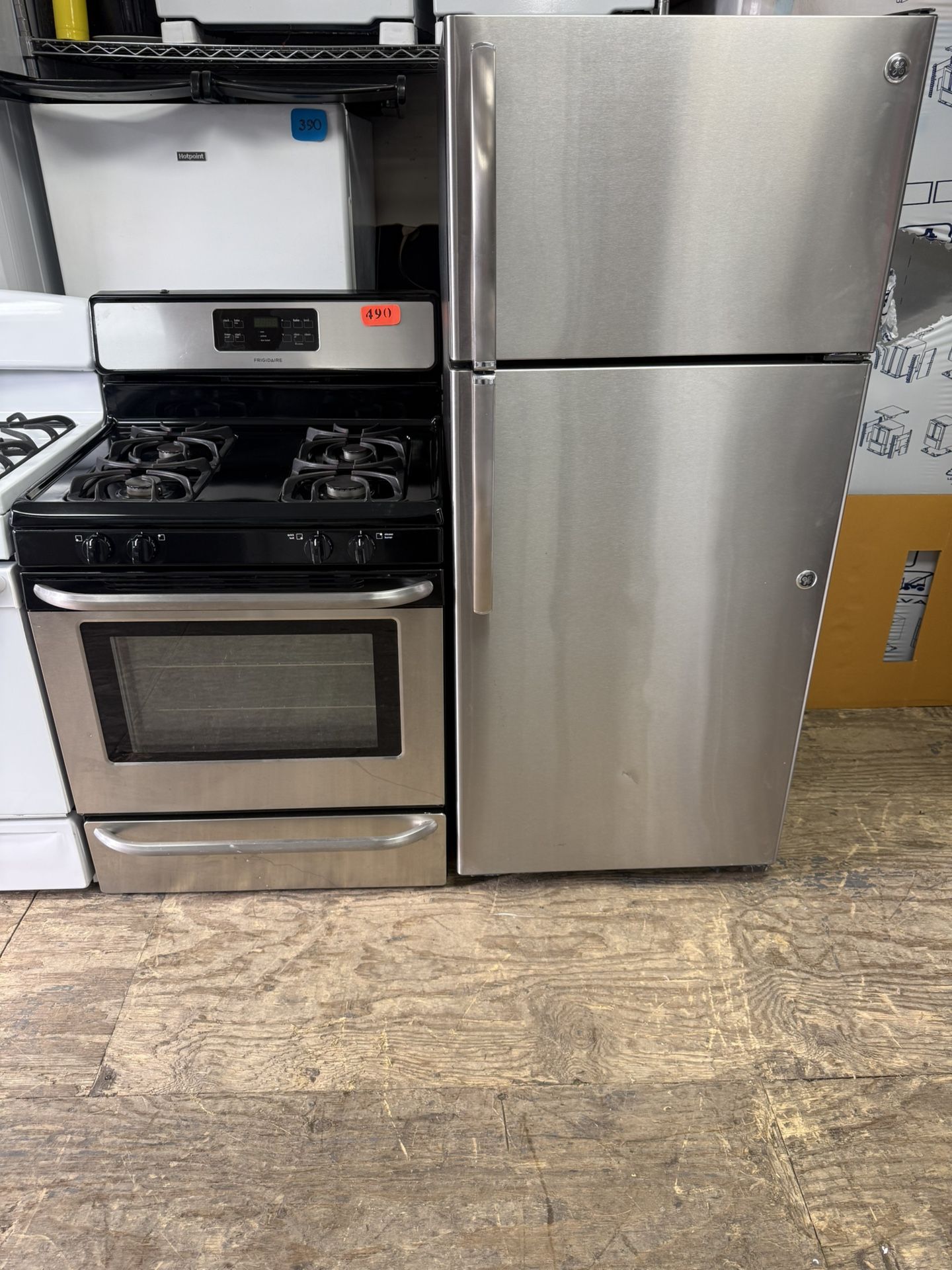 Gas Stove 30 And Fridge 28”
