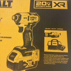 Dewalt 20v 1/4. Xr impact kit battery 5.0 and charguer new