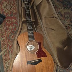 selling a Taylor GS Mini Mahogany guitar 