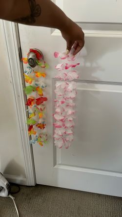 Leis - Flower Necklace Hawaii