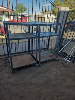 2 stands/ $55 Cada uno