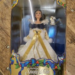 1998 Walt Disney Snow White Holiday Barbie