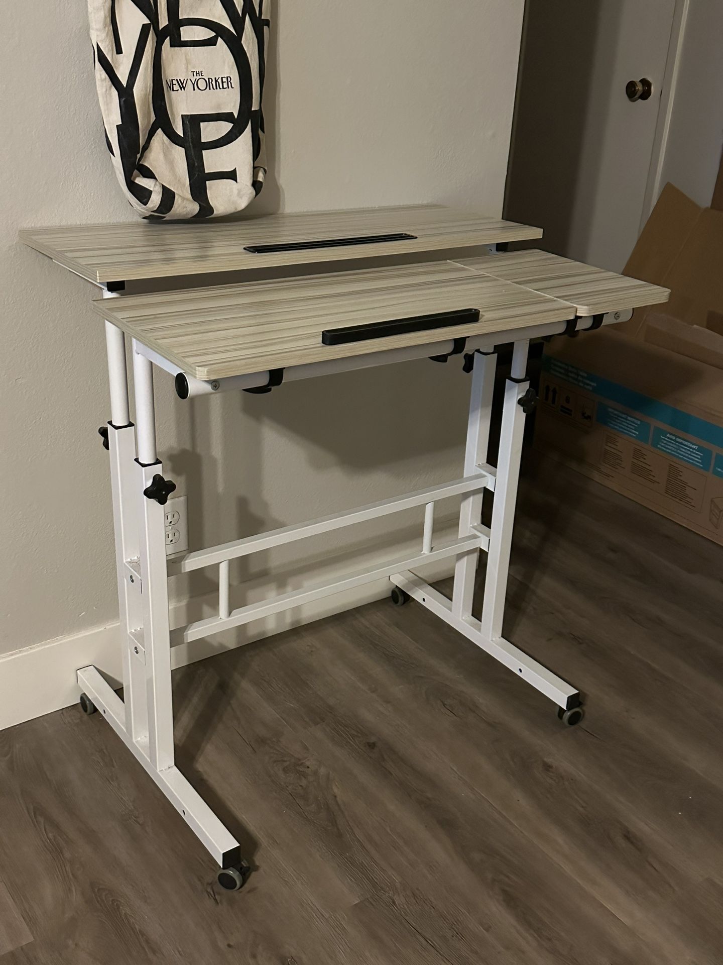 Table With Adjustable Height