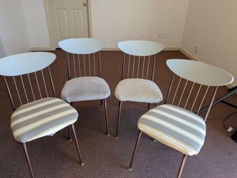 Set of 4 Mid Century Modern Spindle Back Chairs - Project Pieces