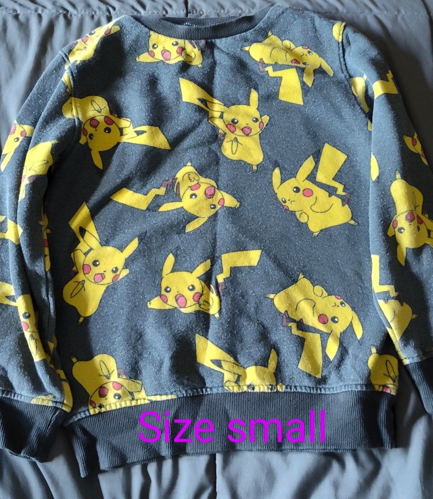 Pikachu Sweatshirt Small