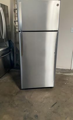 GE  Top Mount 27" Apartment Size Stainless Steel Fridge
