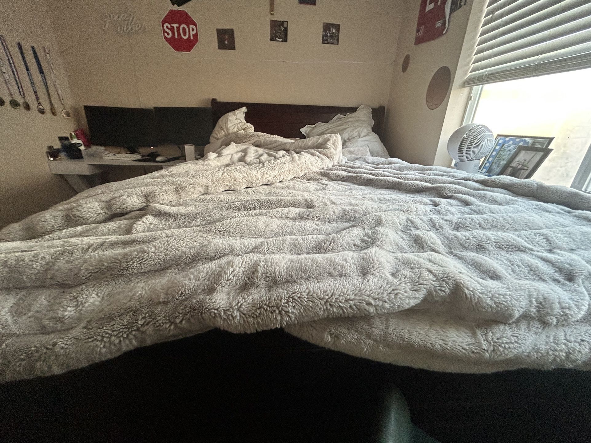 Queen Size Bed And Frame