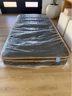 Twin mattress