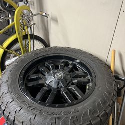 20 Inch Fuel Wheels Open Country Tires 