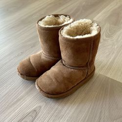 UGG ( US 9 ) 5251T