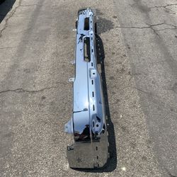 Chevy Silverado & Avalanche Front Bumper OEM 2003 2004 2005 2006 2007
