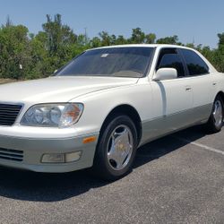 1998 Lexus LS 400