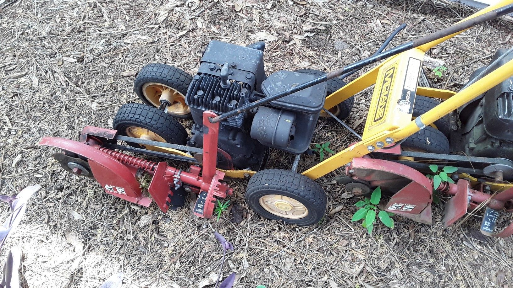 To McLane walkbehind edgers. Need some TLC for Sale in Kissimmee, FL