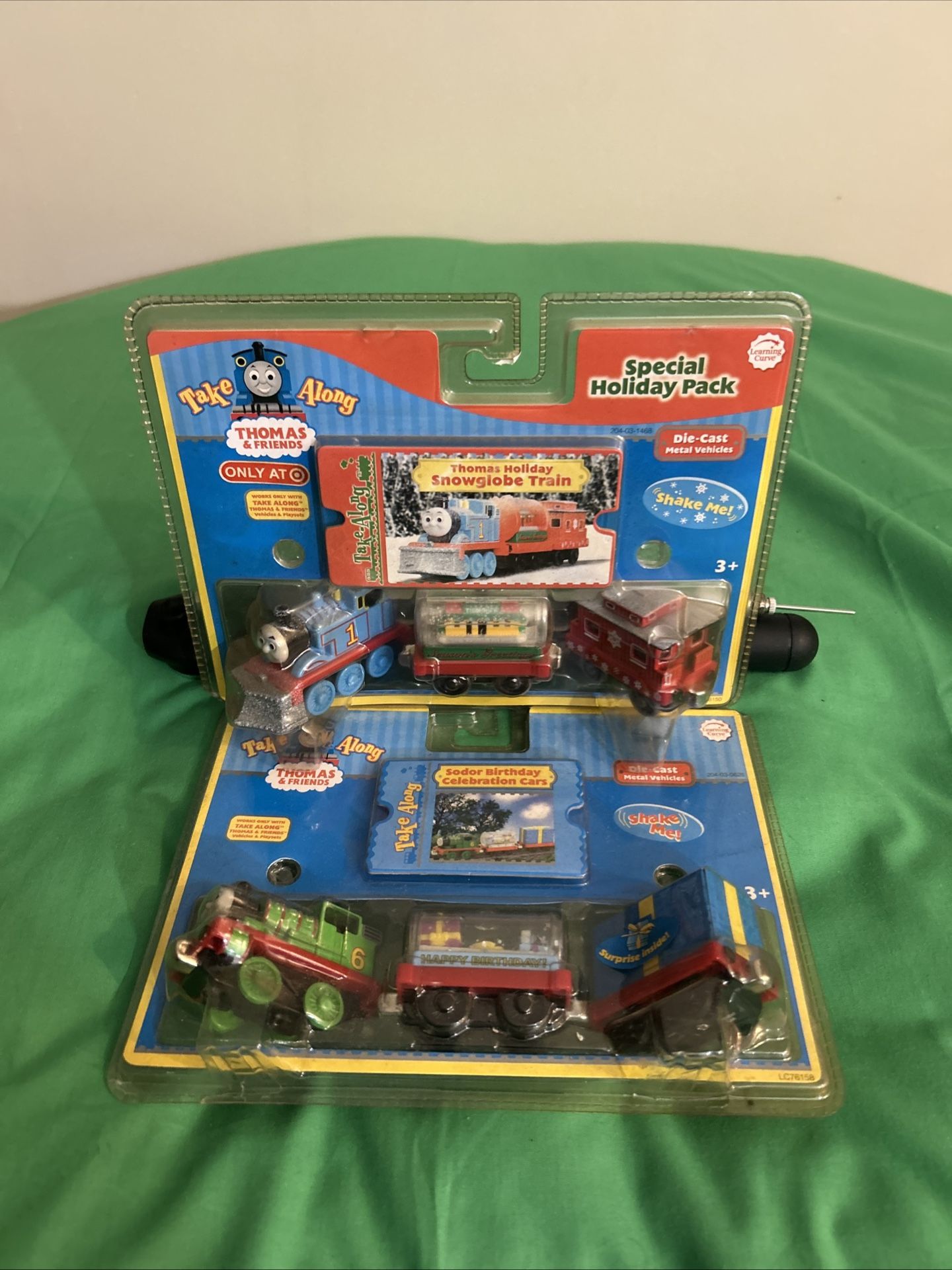 Set Of 2 NEW Thomas & Friends Take Along Snow globe Train & Sodor Birthday Celebration Card