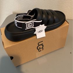 BRAND NEW! UGG slides Size 7 