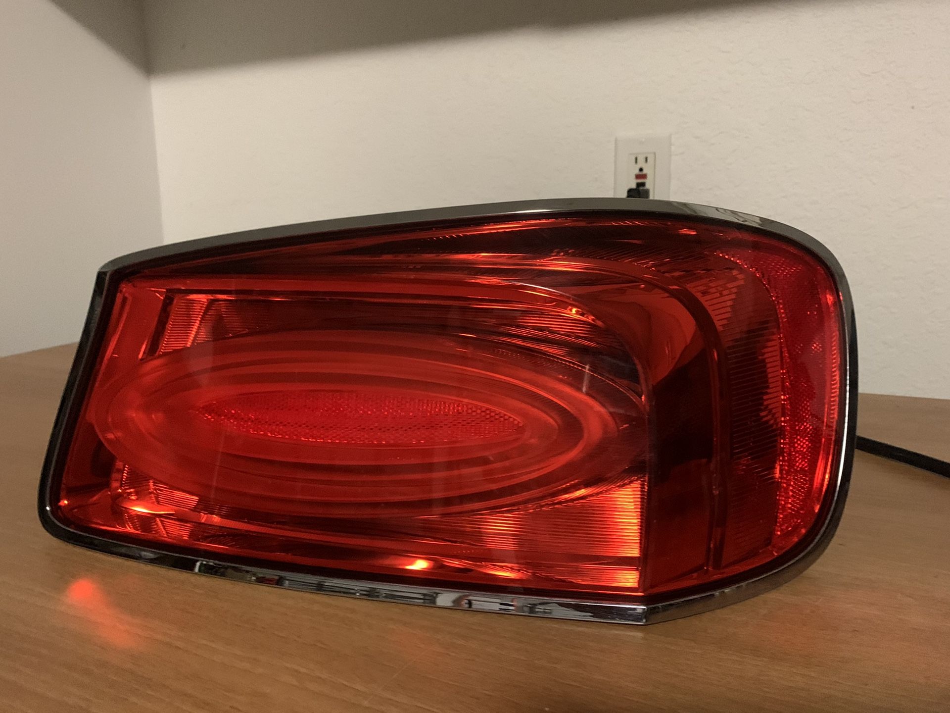 2014-2017 Bentley flying spur BY621 rear passenger right tail light original