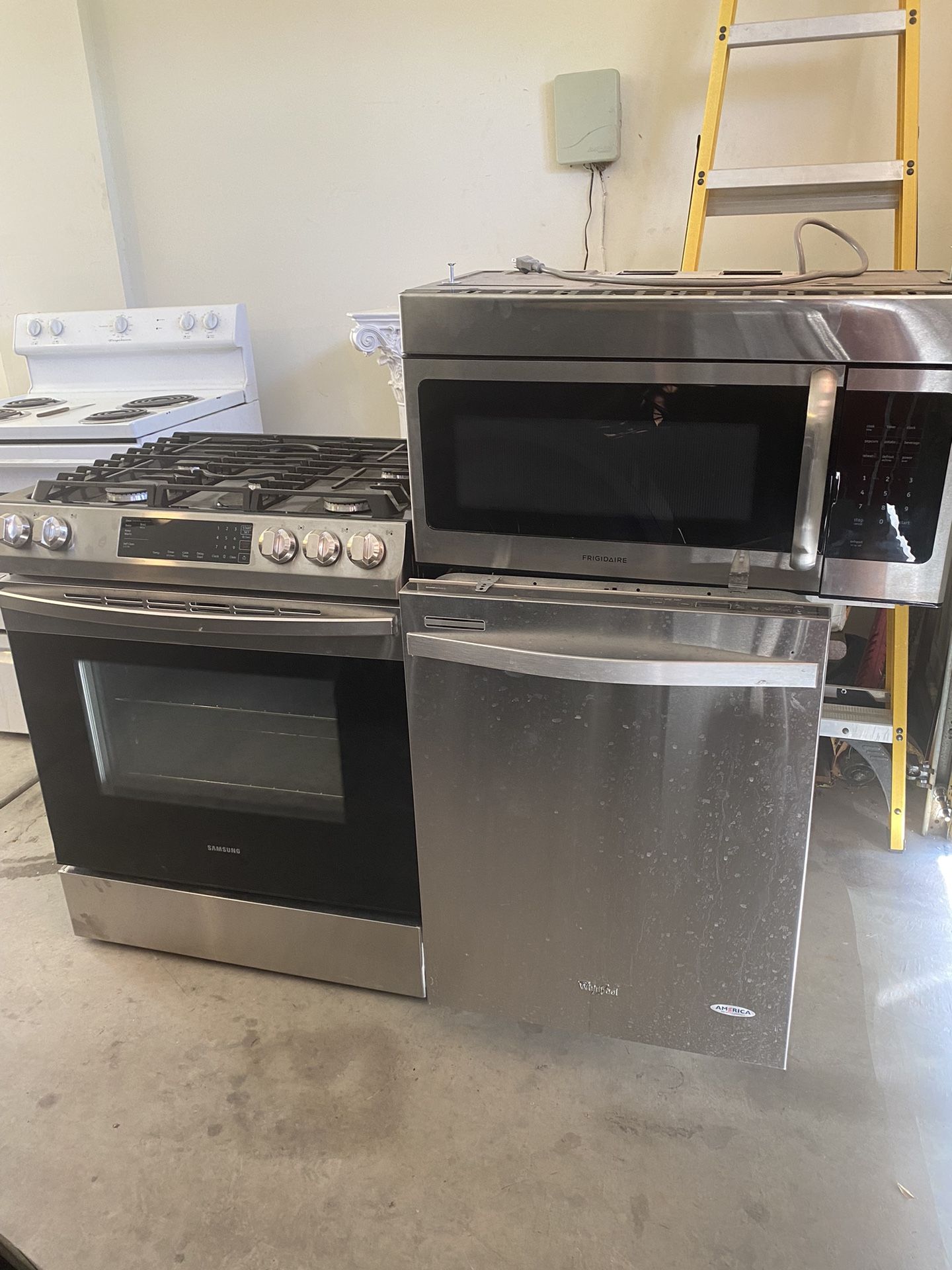 3 Piece Appliance For Sale for Sale in Las Vegas, NV OfferUp