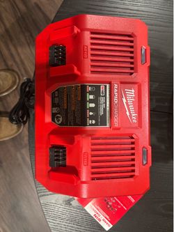 Milwaukee fast charger, double