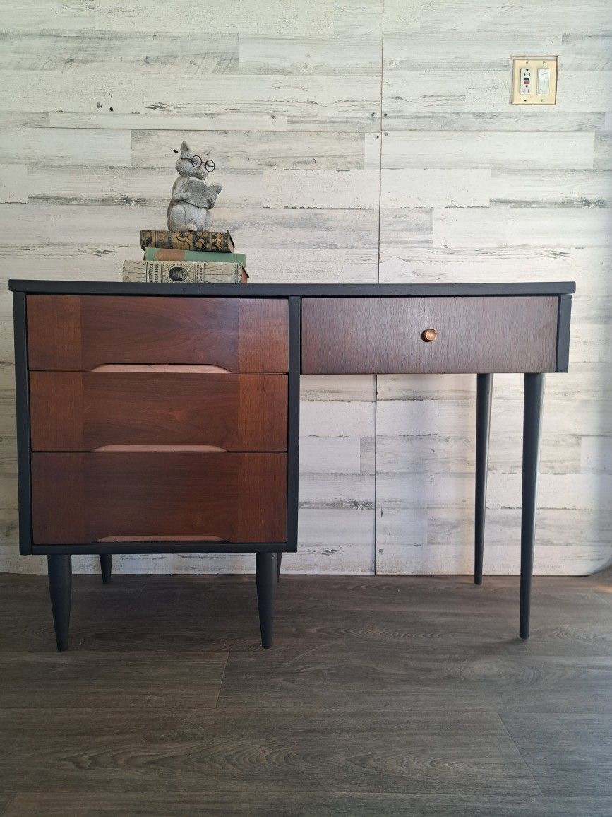 Refinished Mid-century Modern Desk w/chair