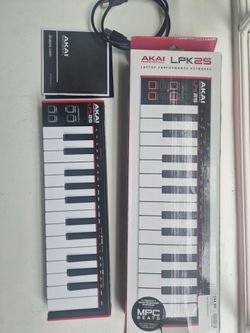 Akai Lpk midi keyboard