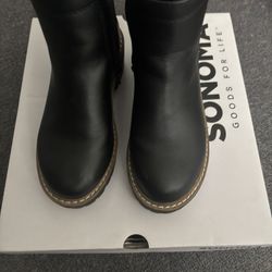 Girl's boots size 13