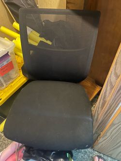 Adjustable height desk chair