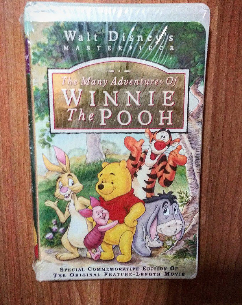 New "The Many Adventures of Winnie the Pooh" (Walt Disney's Masterpiece) VHS