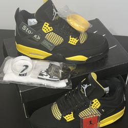 Jordan 4 Retro Thunder (2023)