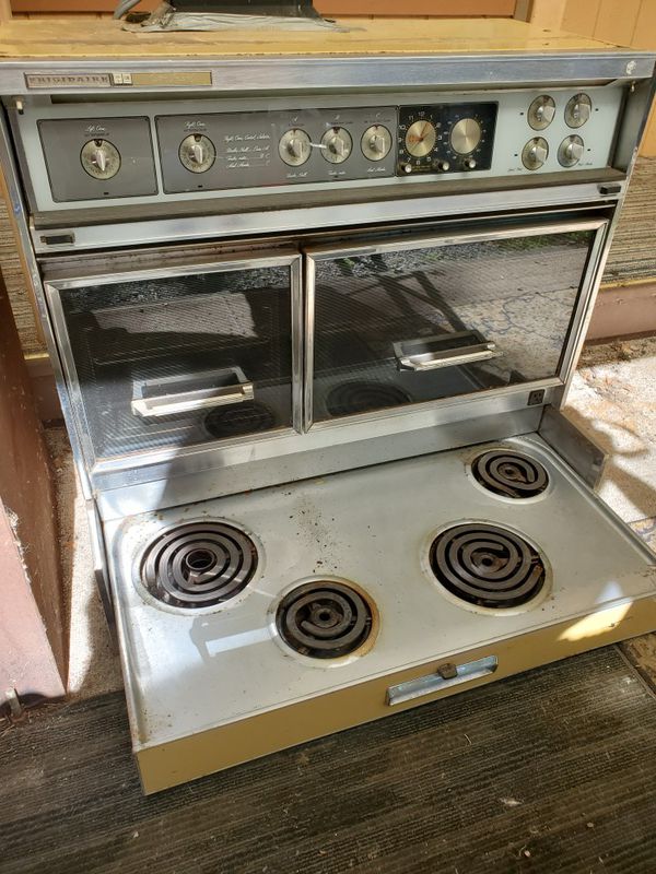 Frigidaire Custom Imperial Vintage Electric Range Oven for Sale in ...