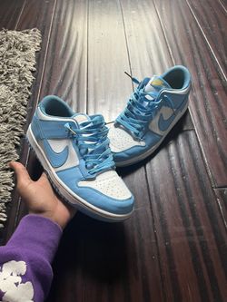 Nike Dunk Low “UNC”  