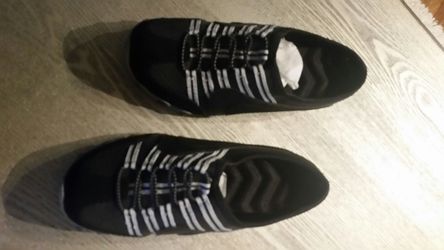New Avon's shoes size 6