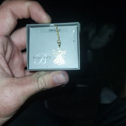 10k Angel Pendant With 18' Chain 