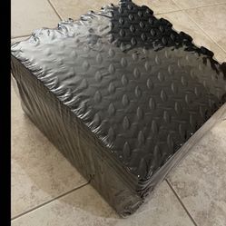 Price Drop! $60 20 Pack Gym Mats 12x12 