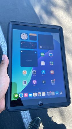 Apple iPad eighth generation 128 GB comes with OtterBox case