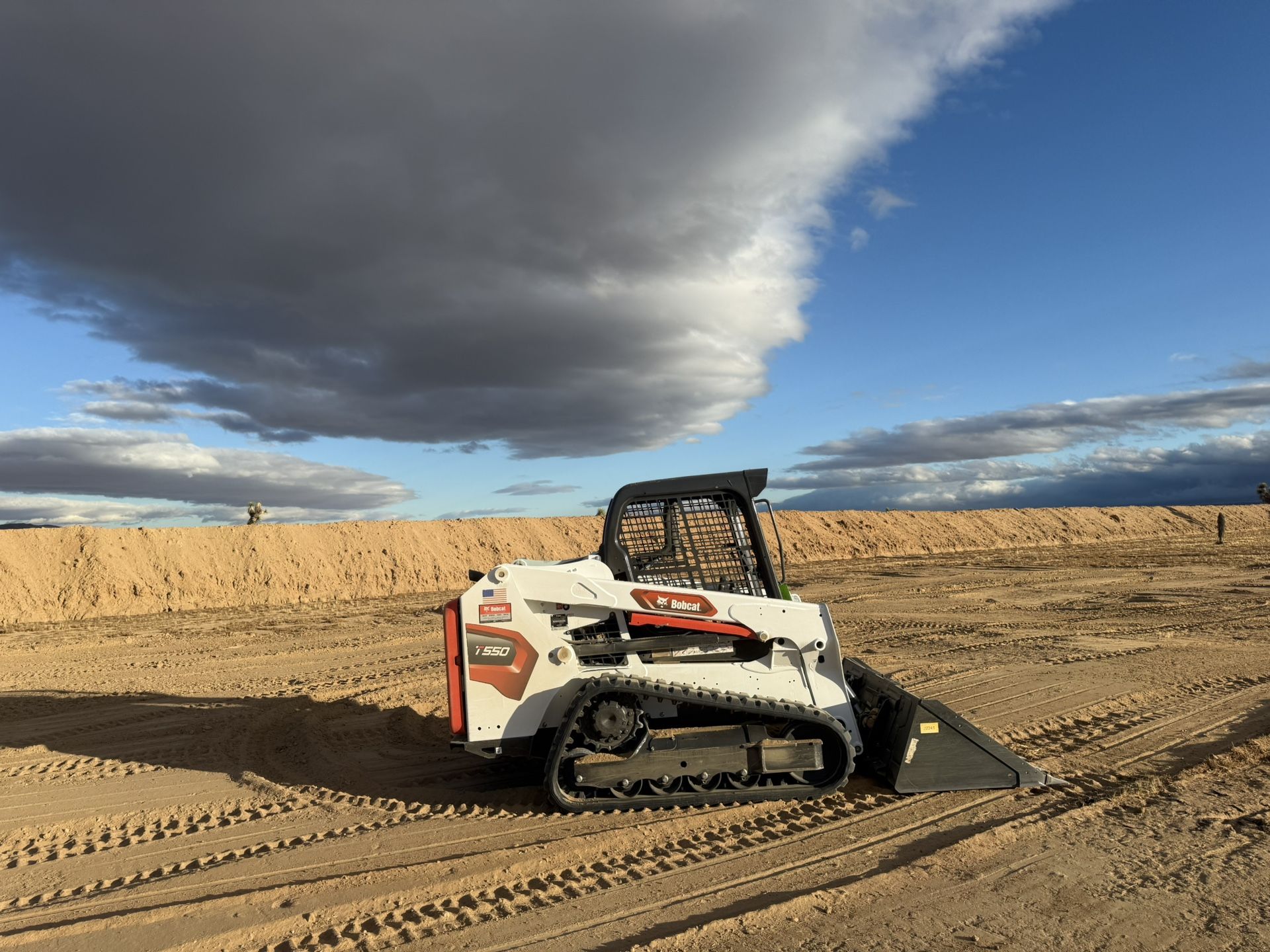 Tractor Skidsteer Excavator Kubota