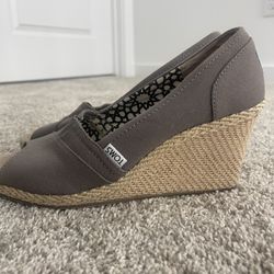 Toms Wedges Size 10