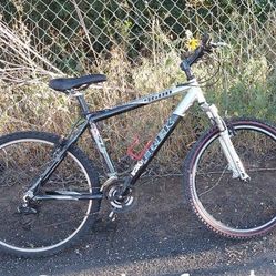 Trek 4600 Mountain Bike 