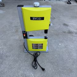 RYOBI 2.5 Amp 9 in. Corded Band Saw (missing table piece)