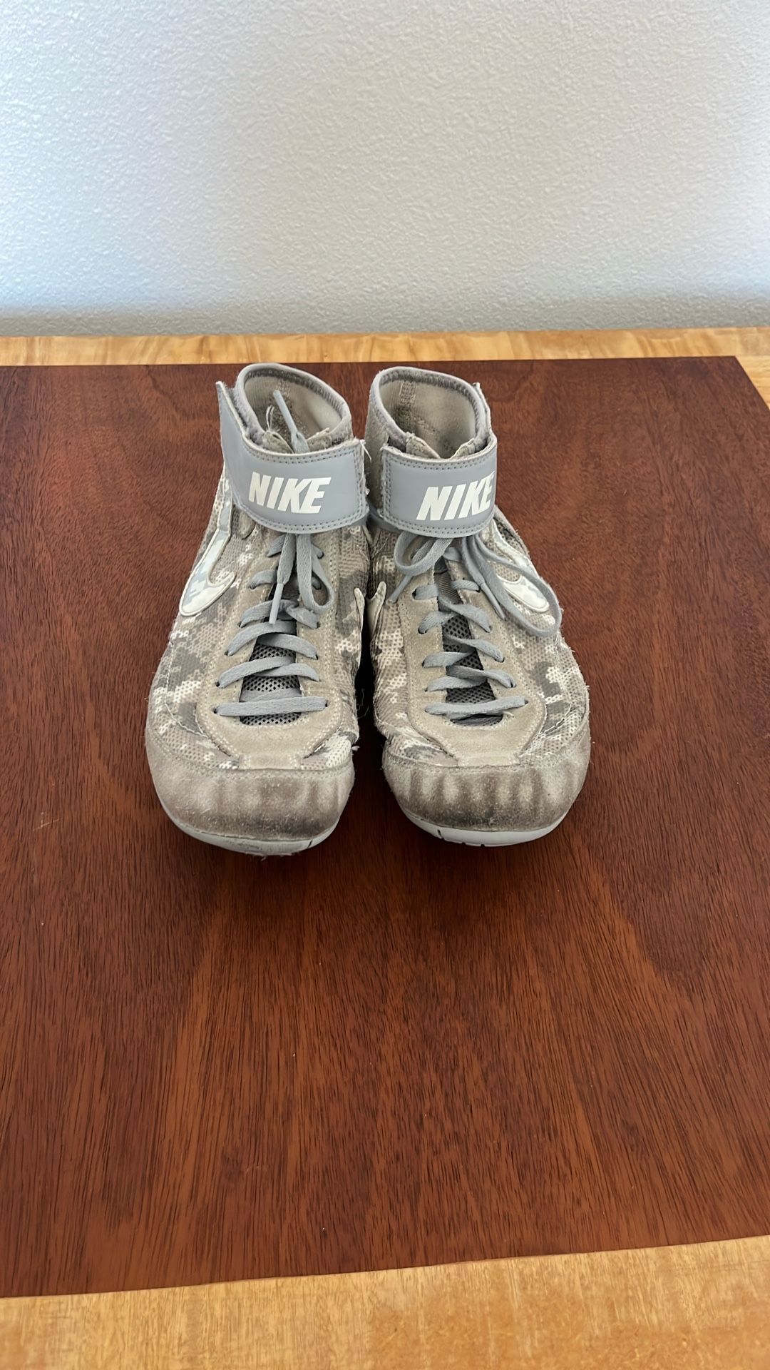 Size 7 Men Nike Wreslting Shoes