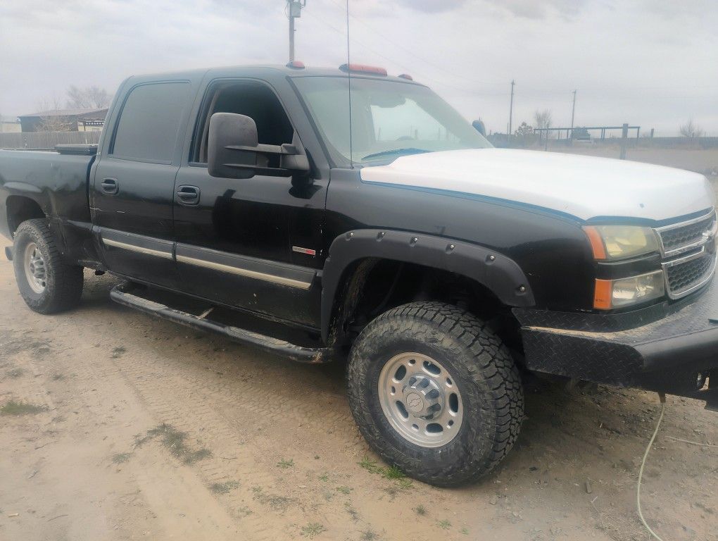 2005 Chevrolet Silverado 2500 HD Crew Cab